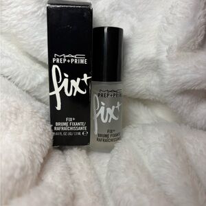 MAC Cosmetics Fix+ Refreshing Setting Spray